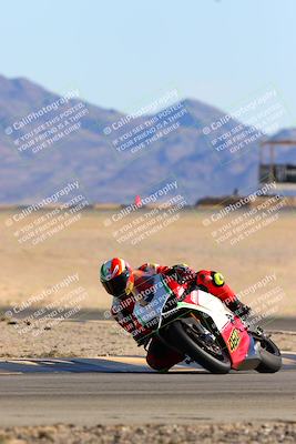 media/Jan-08-2022-SoCal Trackdays (Sat) [[1ec2777125]]/Turn 4 (1145am)/